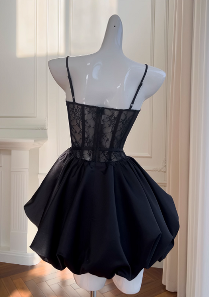 Schwarzes A-Linien-Ballkleid mit herzförmigem Ausschnitt und Spitze aus Satin, kurzes Ballkleid, schwarzes Homecoming-Kleid ED01153