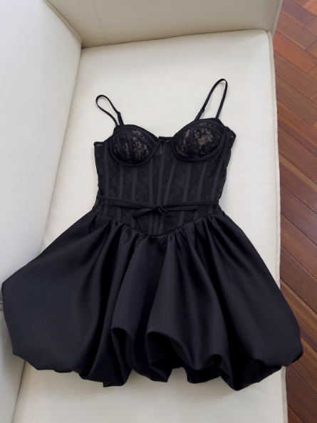 Schwarzes A-Linien-Ballkleid mit herzförmigem Ausschnitt und Spitze aus Satin, kurzes Ballkleid, schwarzes Homecoming-Kleid ED01153