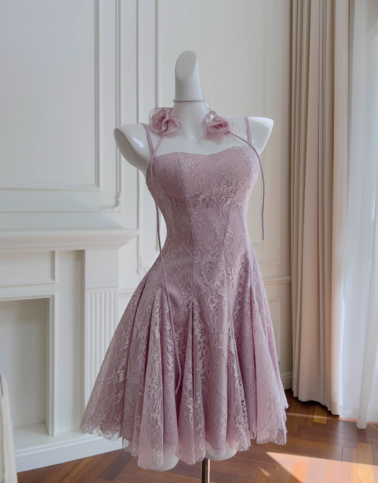 Hellviolettes kurzes A-Linien-Ballkleid mit Spaghettiträgern und Spitze, violettes Homecoming-Kleid ED01155