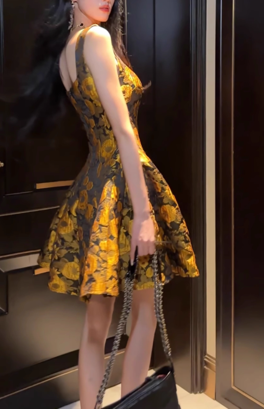 Robe à bretelles à fleurs 3D françaises ED01171