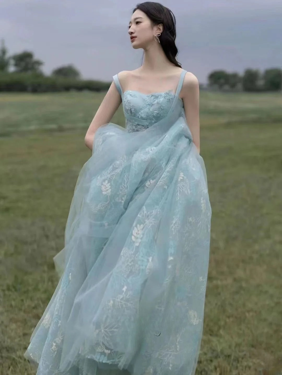 Schicke Spaghettiträger A-Linie Stickerei Satin Tüll Lange Ballkleider, Sweet 16 Kleid mit Applikationen ED01211