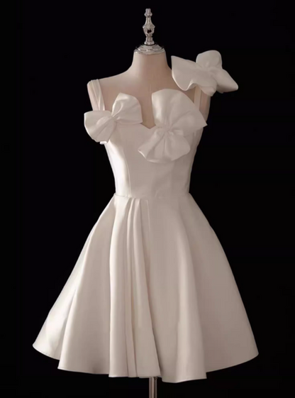 Weißes A-Linie Spaghettiträger Satin kurzes Ballkleid, weißes Brautjungfernkleid ED01212