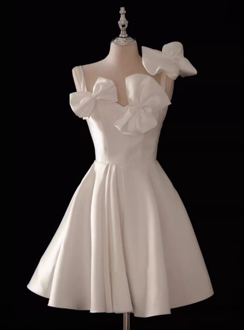 Weißes A-Linie Spaghettiträger Satin kurzes Ballkleid, weißes Brautjungfernkleid ED01212