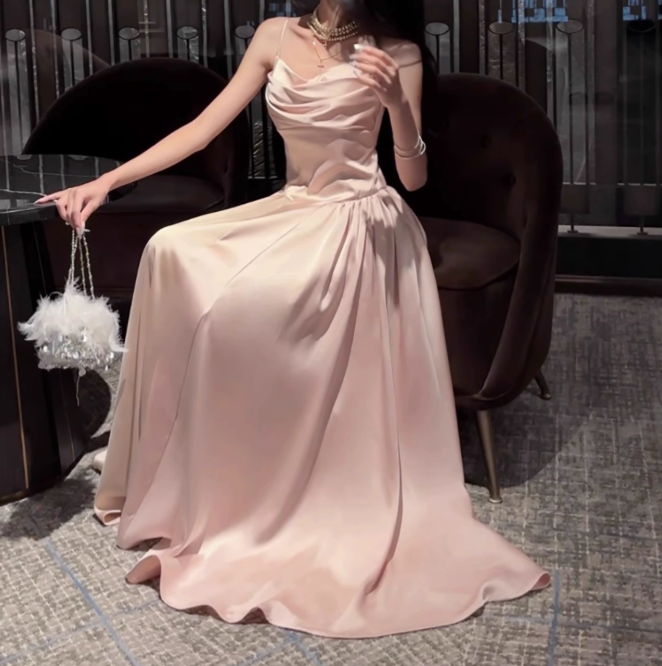 Französisches A-Linien-Hosenträgerkleid High-End-Temperamentkleid ED01255