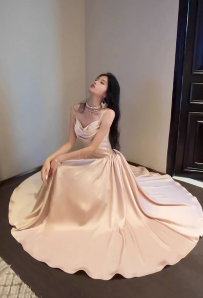 Französisches A-Linien-Hosenträgerkleid High-End-Temperamentkleid ED01255