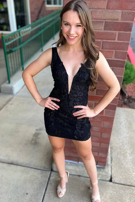 Bodycon-Heimkehrkleider mit tiefem V-Ausschnitt und Applikationen ED01321