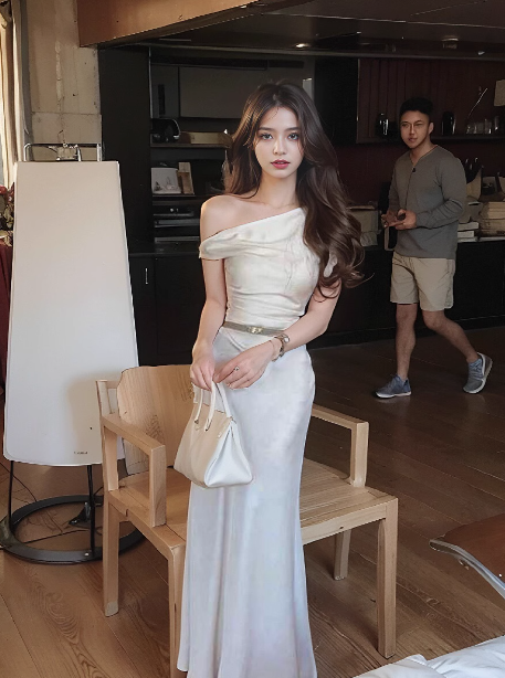 Sexy Satin-Off-Shoulder-Rock mit unregelmäßiger Taille und elegantem Hüft-betontem Stil ED0138