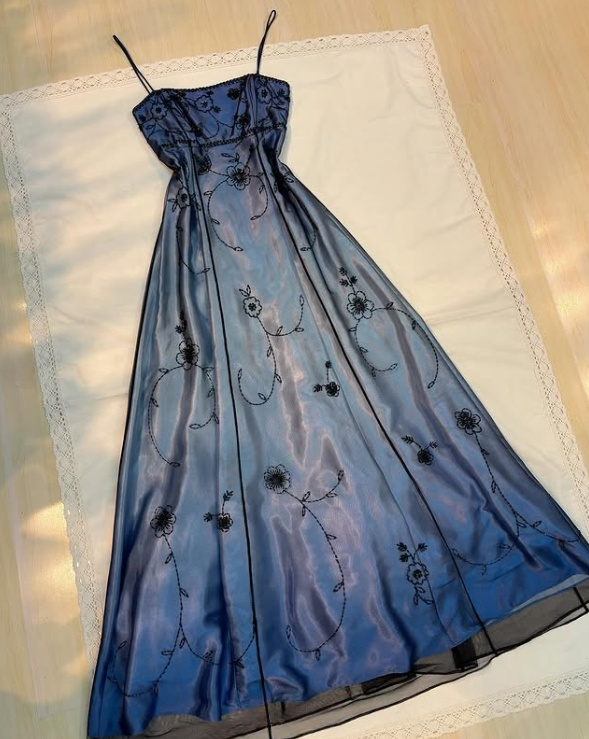 Retro gradient blue spaghetti strap backless lace-up design beaded applique long prom dress