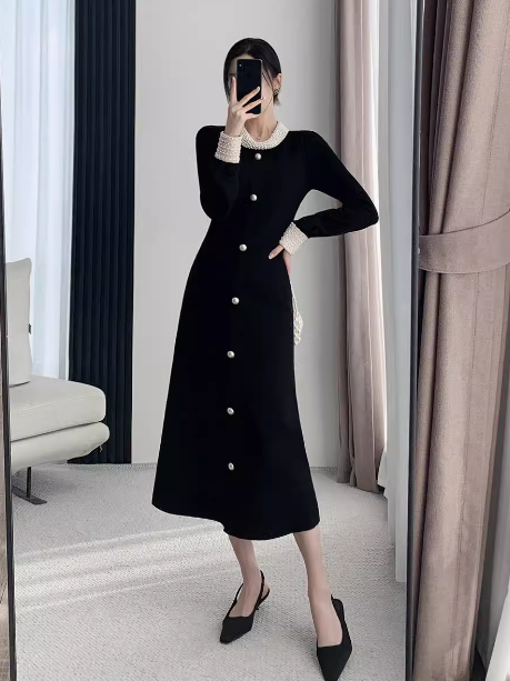 Französischer High-End-Hochleistungs-Langarm-Strickrock im Hepburn-Stil für Herbst und Winter ED0141