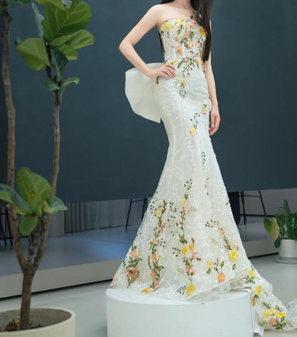 Weißes Brautkleid, elegantes Meerjungfrau-Kleid, trägerlos, Tüll, Spitze, langes Ballkleid, Abendkleid mit Applikationen, ED01443