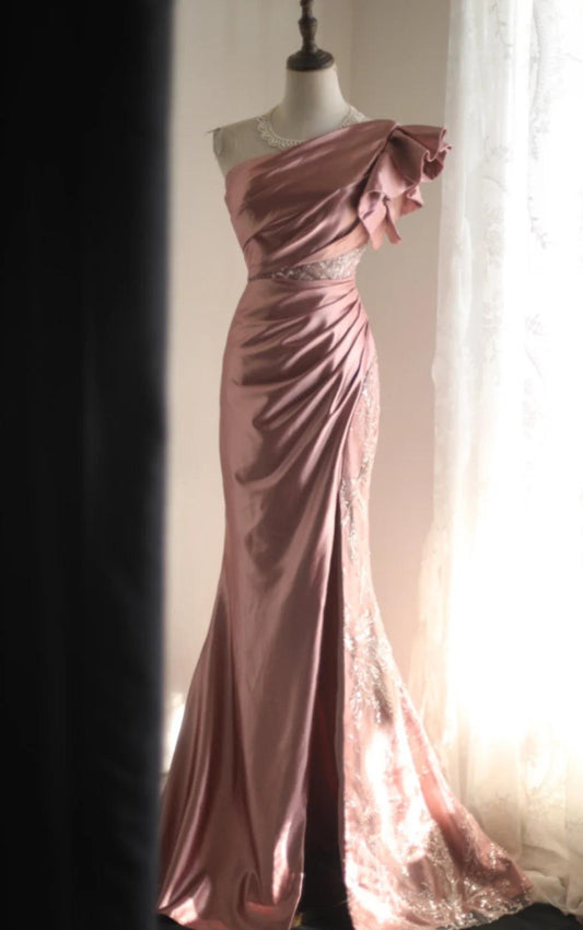 Rosa Meerjungfrau One-Shoulder Satin Perlen Pailletten Langes Ballkleid Brautjungfernkleid ED01588