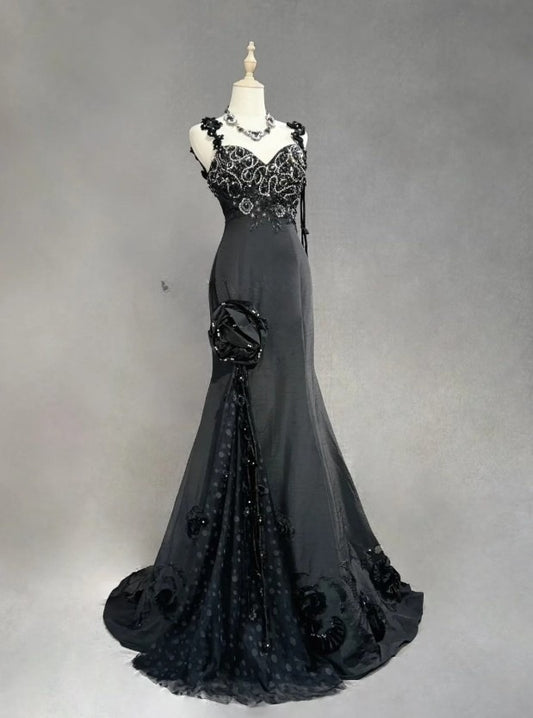 Robe de bal longue noire élégante en satin à paillettes et perles, décolleté en cœur, ED01606