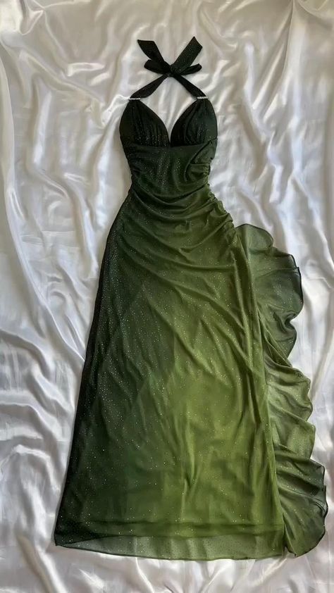 Green Halter Neck Sheath Glitter Chiffon Ruffles Formal Dresses