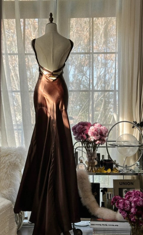 Robe de bal longue en satin style sirène vintage chocolat, décolleté en cœur, élégante robe de soirée ED01688