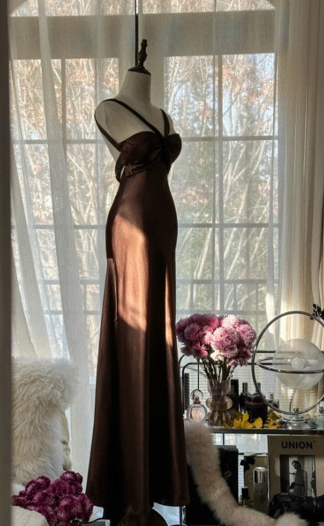 Robe de bal longue en satin style sirène vintage chocolat, décolleté en cœur, élégante robe de soirée ED01688
