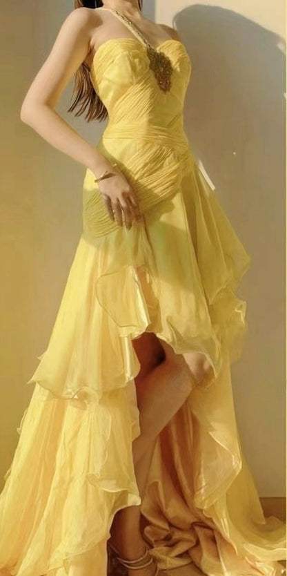 Robe de bal longue jaune en mousseline de soie, asymétrique, coupe trapèze, à volants, à volants, pour anniversaire, ED01706