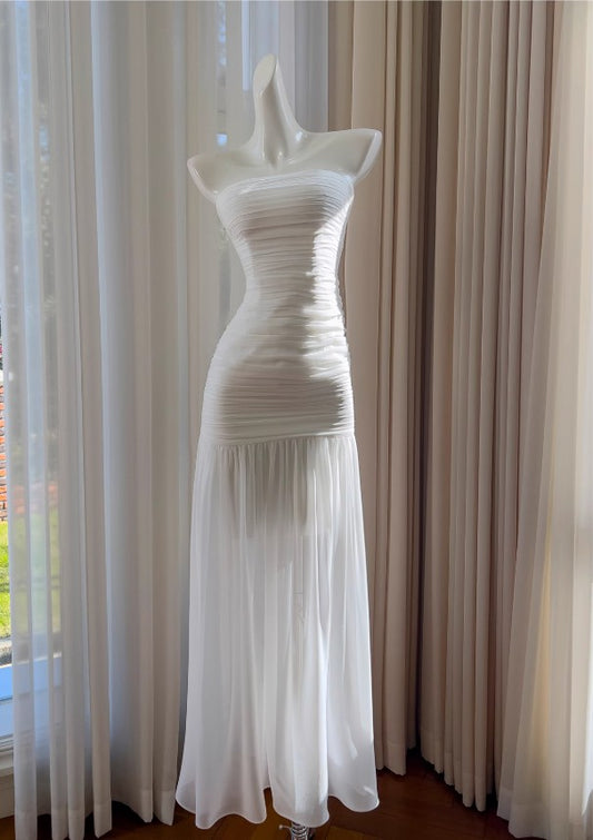 Weißes, figurbetontes Kleid, trägerloses Chiffon-Langballkleid, schlichtes Abendkleid ED01714