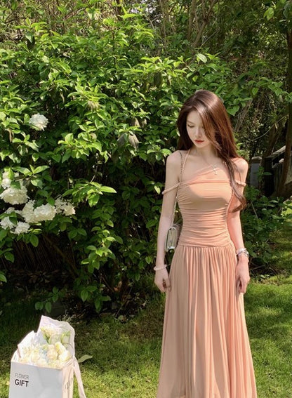 Kleid mit plissierter Taille und Hosenträgern im sanften Stil ED01746