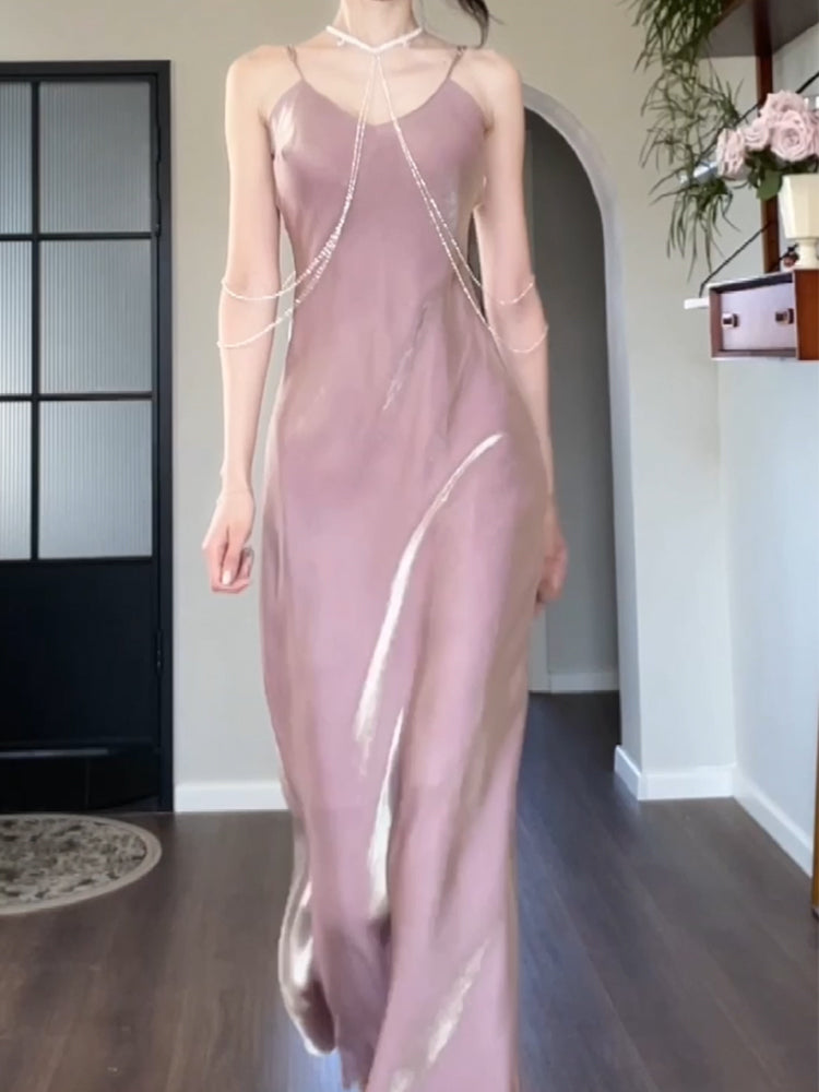 Robe moulante élégante à bretelles spaghetti et col en V en soie pailletée ED01756