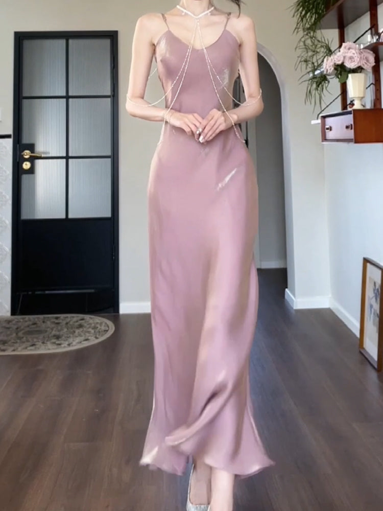 Robe moulante élégante à bretelles spaghetti et col en V en soie pailletée ED01756