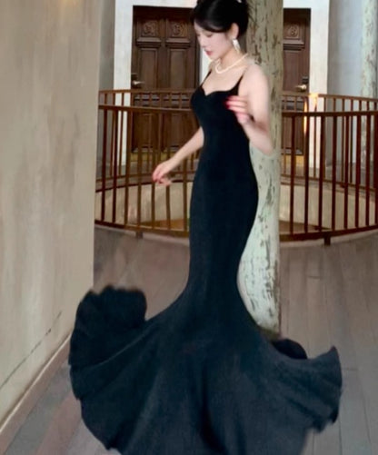 Robe de bal sirène noire élégante à bretelles spaghetti et dos nu ED01770