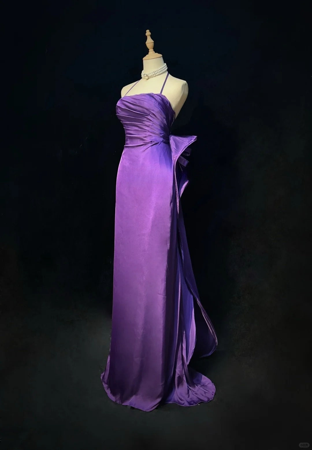 Robe de bal en satin violet à bretelles spaghetti et dos nu, robe de soirée ED01807