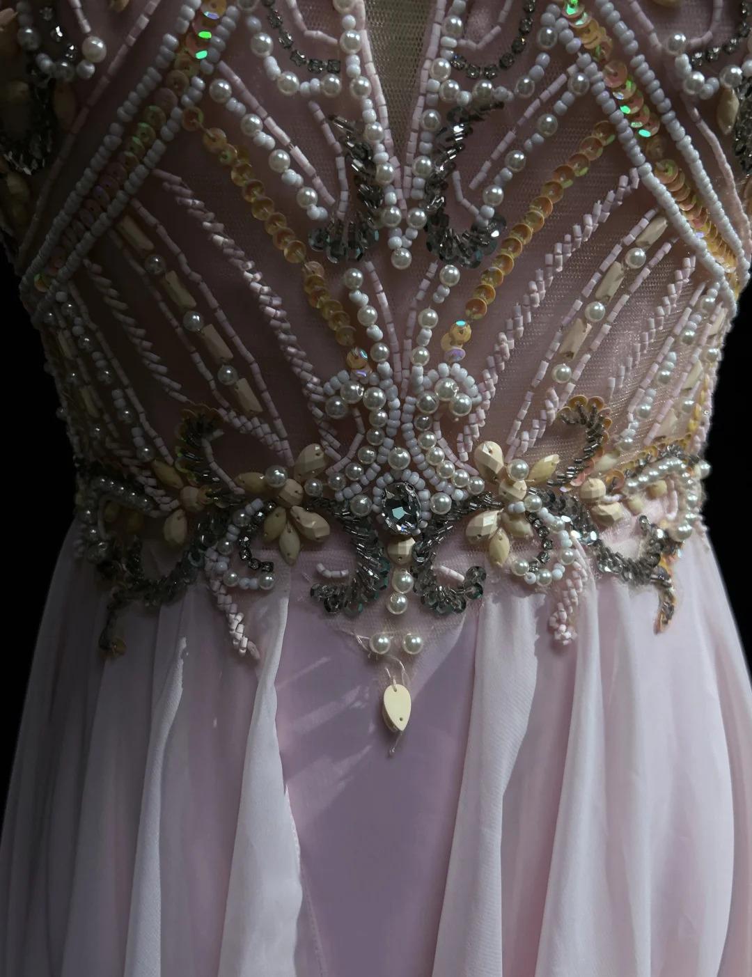 Wunderschönes rosa A-Linien-Tüll-Hochhals-Chiffon-Langperlen-Rückenfreies Ballkleid Retro-Hochzeits-Geburtstagskleid ED01829