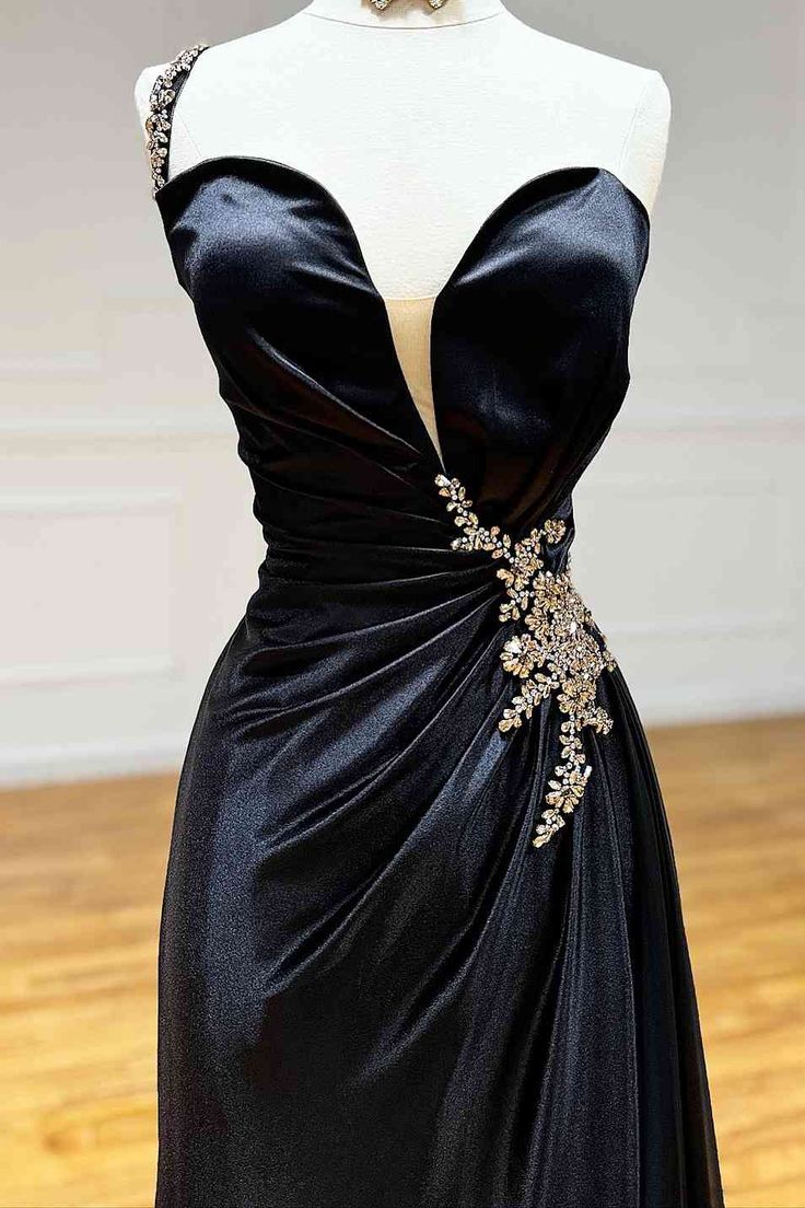 Robe de bal trapèze noire asymétrique à strass et fente ED01844