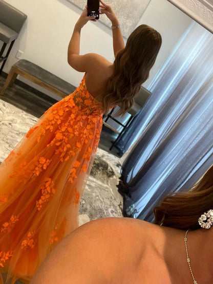 Robe de bal longue orange en tulle et dentelle, coupe trapèze, sans bretelles, avec appliques, ED01850