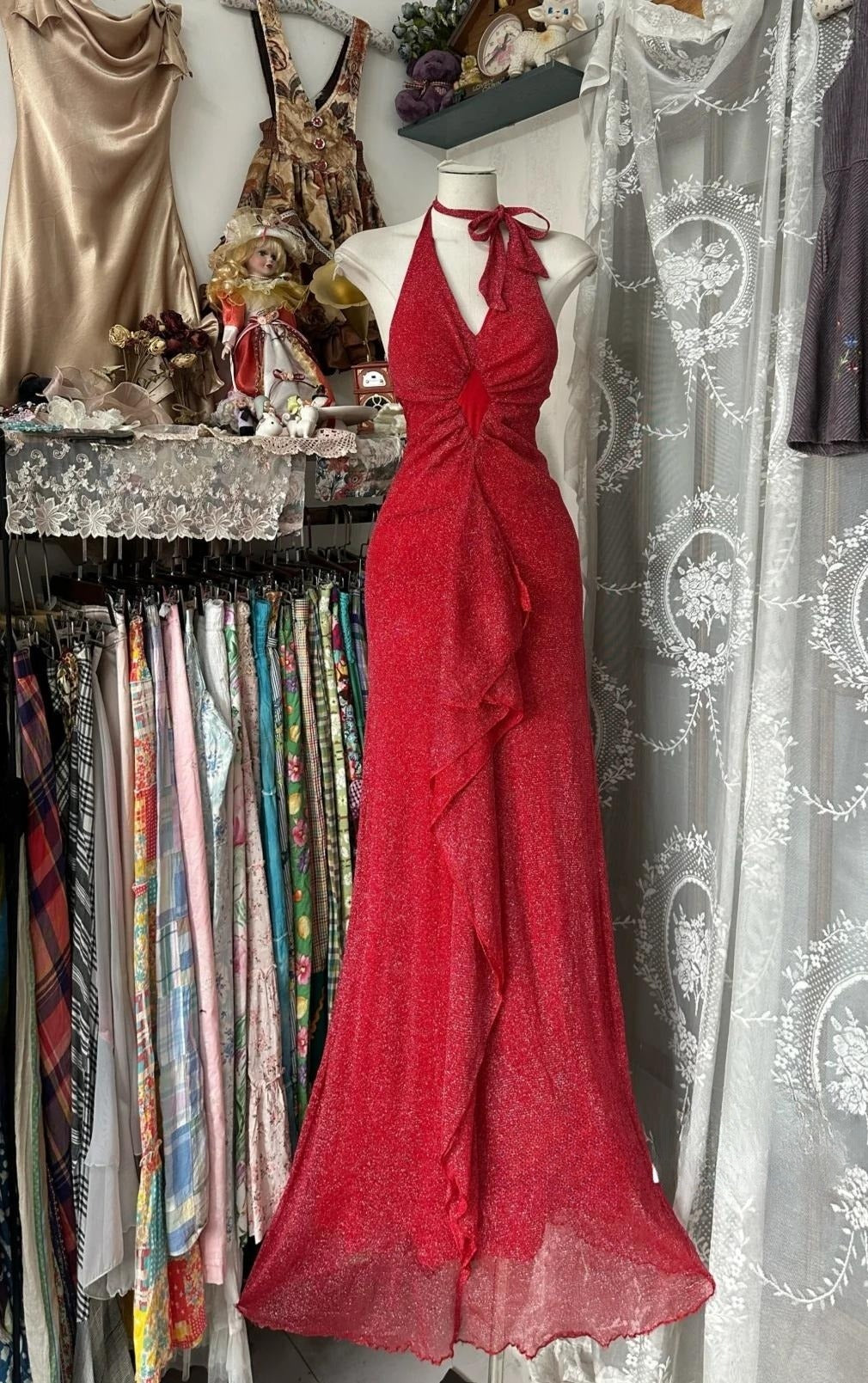 Enchanted Red A-Line Ball Gown 💫Chiffon Tulle Princess Halter &nbsp;Open Back Design for Galas Formal Events;