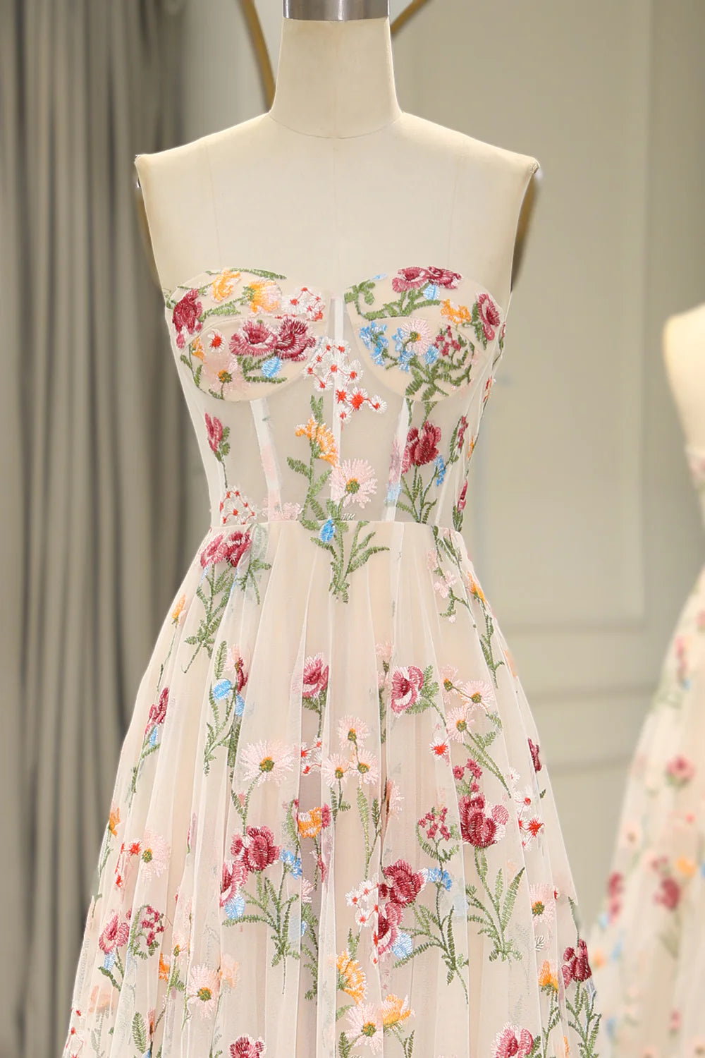 Sweet 16 💐 Strapless A-line Floral Prom Dress &Wedding Dress- 💫 Gorgeous Embroidery Applique & Tulle Evening for Birthday, Graduation ED01914