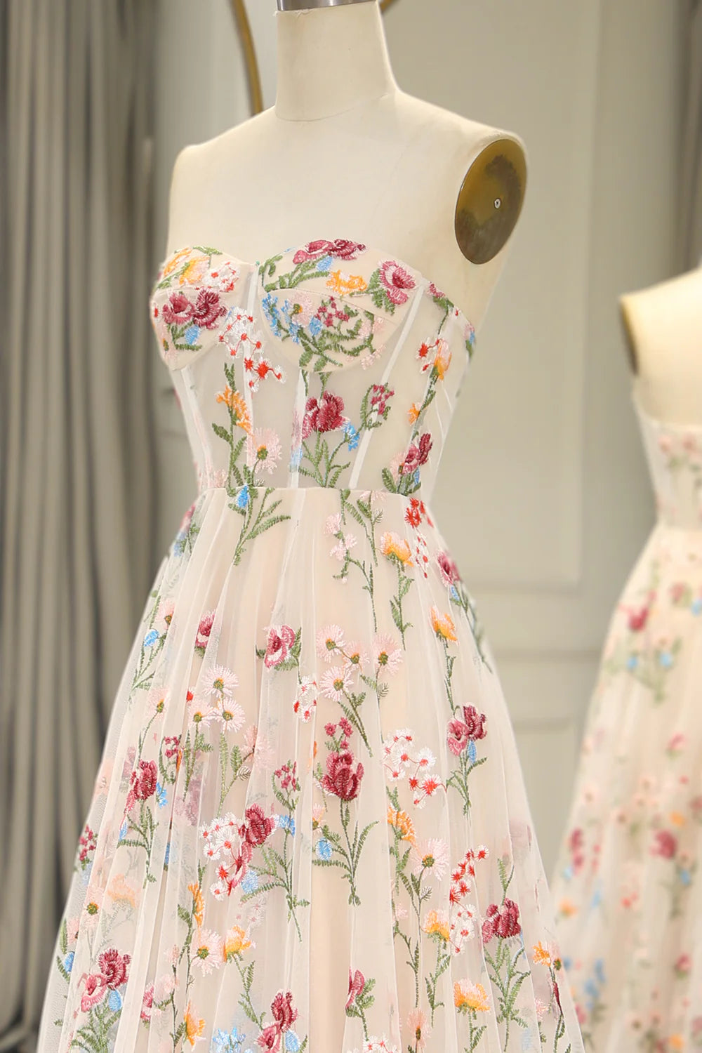 Sweet 16 💐 Strapless A-line Floral Prom Dress &Wedding Dress- 💫 Gorgeous Embroidery Applique & Tulle Evening for Birthday, Graduation ED01914