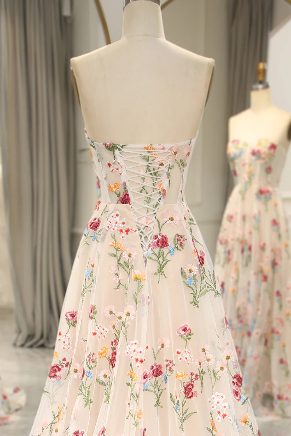 Sweet 16 💐 Strapless A-line Floral Prom Dress &Wedding Dress- 💫 Gorgeous Embroidery Applique & Tulle Evening for Birthday, Graduation ED01914