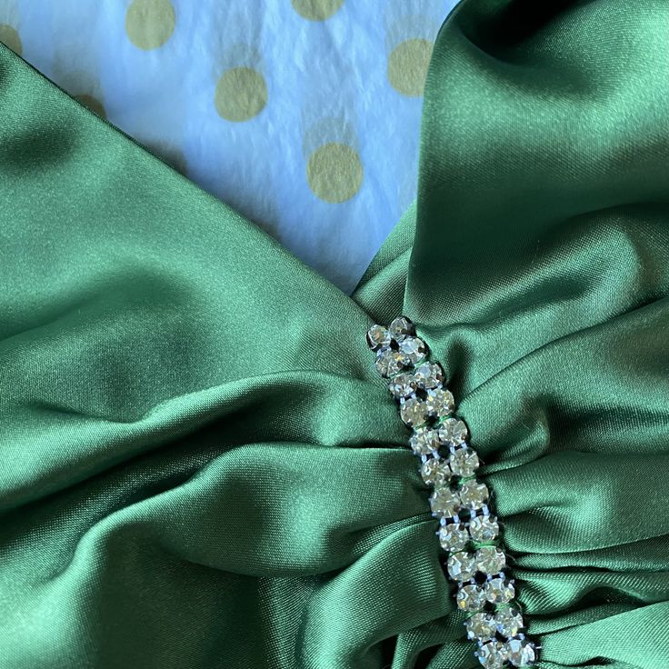 **🍃Vintage Forest Green Backless Ball Gown - Glam Sparkling Beads & Satin for Prom,🍻 Galas& Parties** 