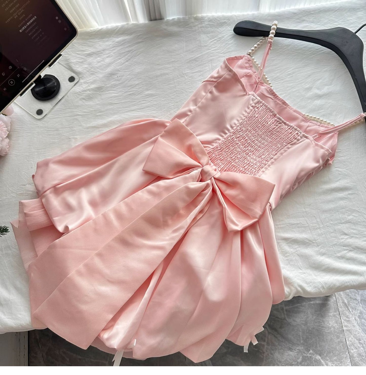 Robe de soirée courte en satin rose style conte de fées, coupe trapèze, idéale pour un anniversaire ou un retour à la maison, ED01937