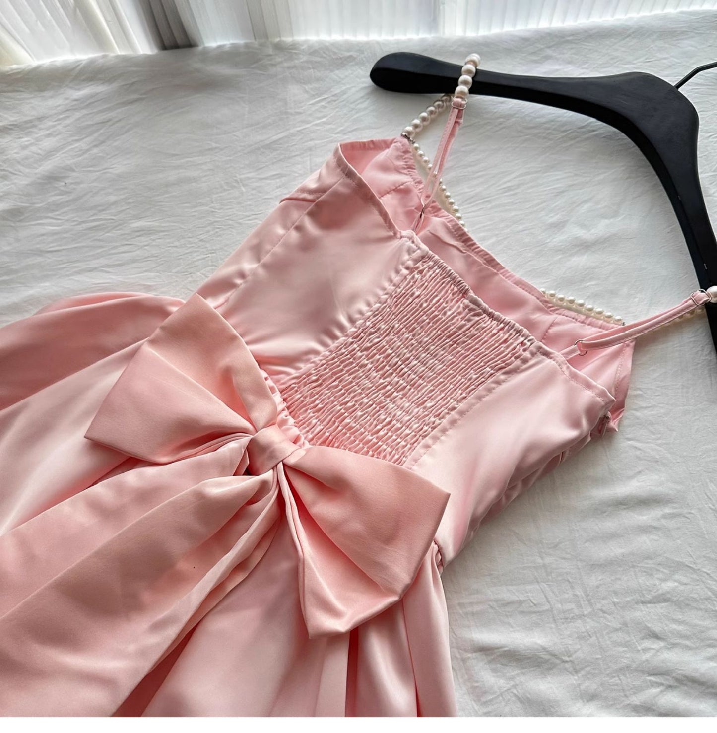 Robe de soirée courte en satin rose style conte de fées, coupe trapèze, idéale pour un anniversaire ou un retour à la maison, ED01937
