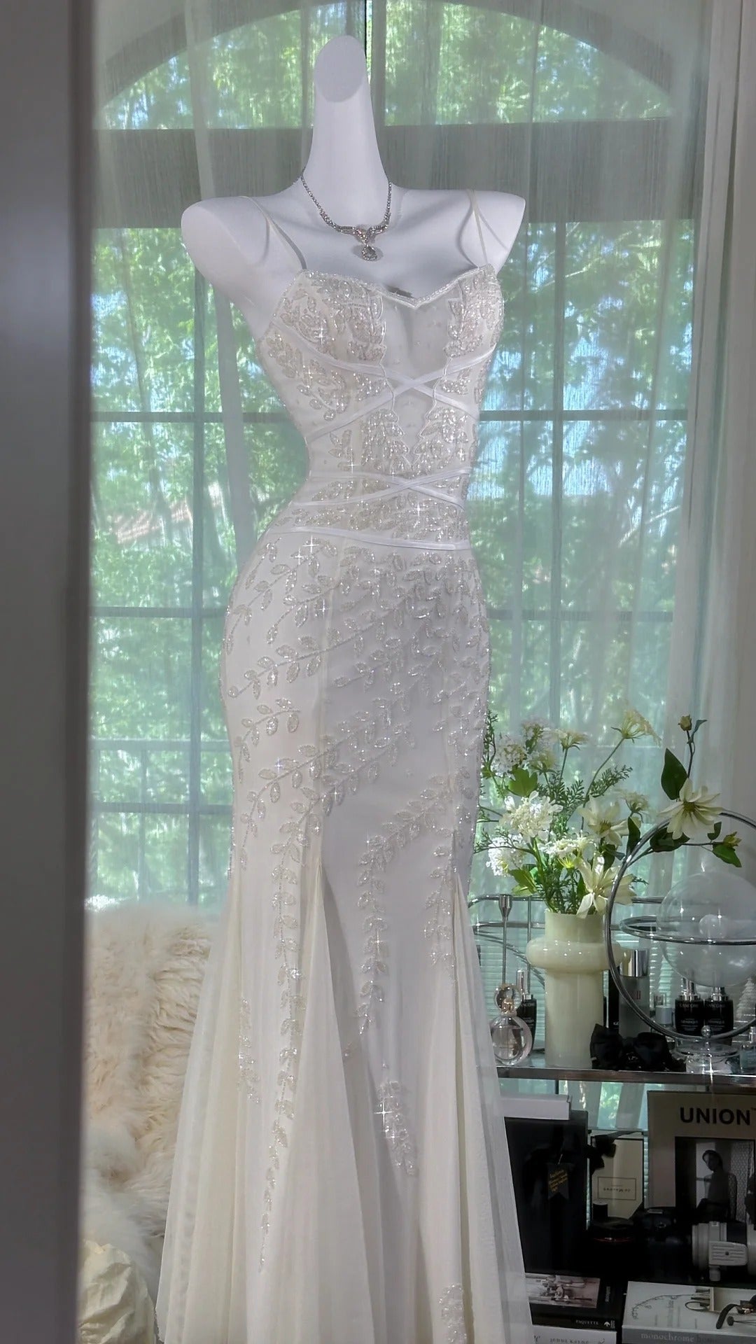 Vintage Gothic White Mermaid Chiffon Spaghetti Straps Party Dresses Elegant Shiny Beaded Evening Dresses ED02037