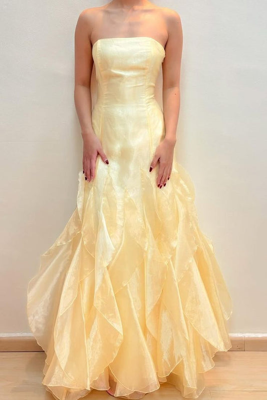Schickes gelbes trägerloses Chiffon-Meerjungfrau-Abendkleid mit rückenfreiem Schnitt ED02066