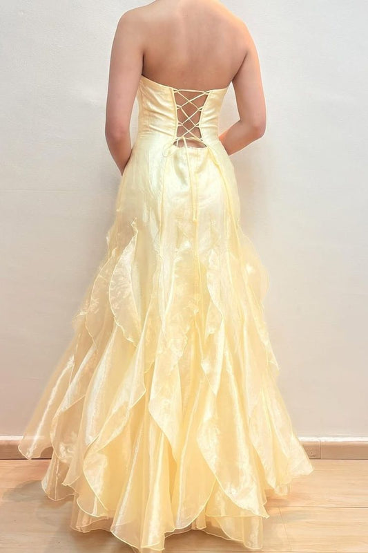 Schickes gelbes trägerloses Chiffon-Meerjungfrau-Abendkleid mit rückenfreiem Schnitt ED02066