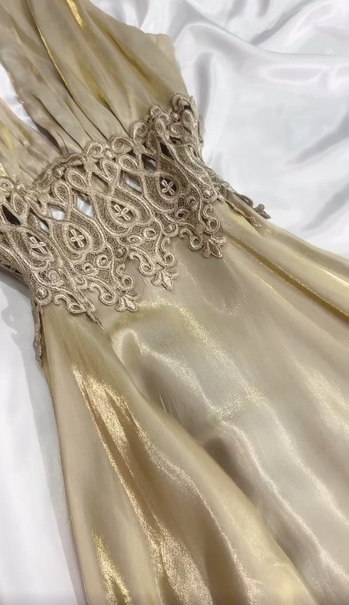 Superbe robe de bal trapèze en satin pailleté à décolleté plongeant et dos nu ED02078