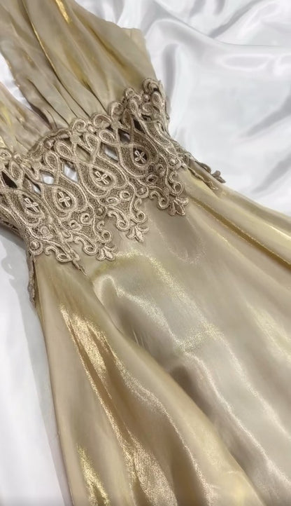 Superbe robe de bal trapèze en satin pailleté à décolleté plongeant et dos nu ED02078