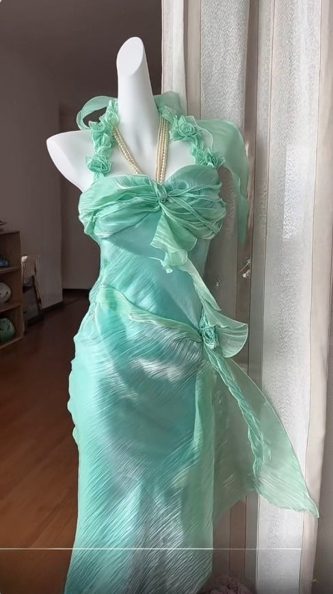 Wunderschönes grünes Chiffon-Satin-Etuikleid mit Neckholder und 3D-Applikation, Cocktailkleid ED02084