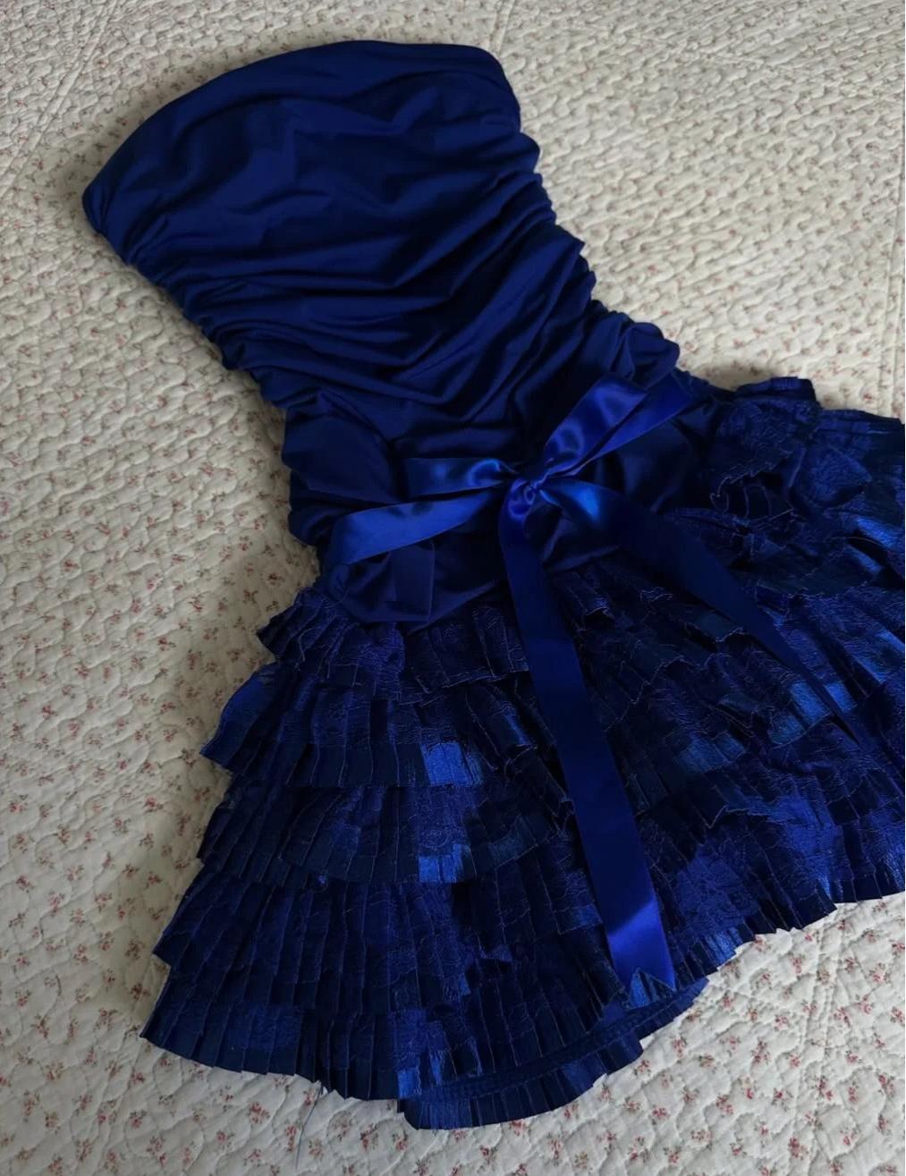 Vintage Dark Sapphire Trägerloses Chiffon-Spitzen-Kurzballkleid Süße Homecoming-Kleider ED02135