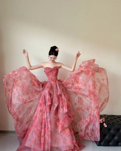Wunderschönes rotes A-Linien-Brautkleid aus bedrucktem Tüll, trägerlos, süßes langes Ballkleid ED02195