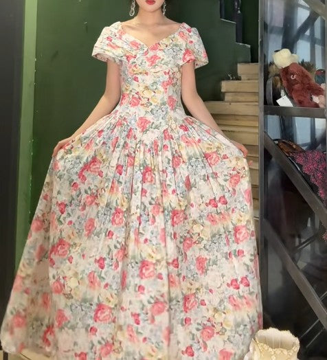Robe de mariée vintage à col en V et imprimé trapèze, style jardin, ED02219
