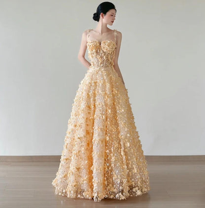 Süßes gelbes A-Linie Spaghettiträger Tüll Applikation Perlenbesetztes Brautkleid Märchenhaftes langes Ballkleid ED02227