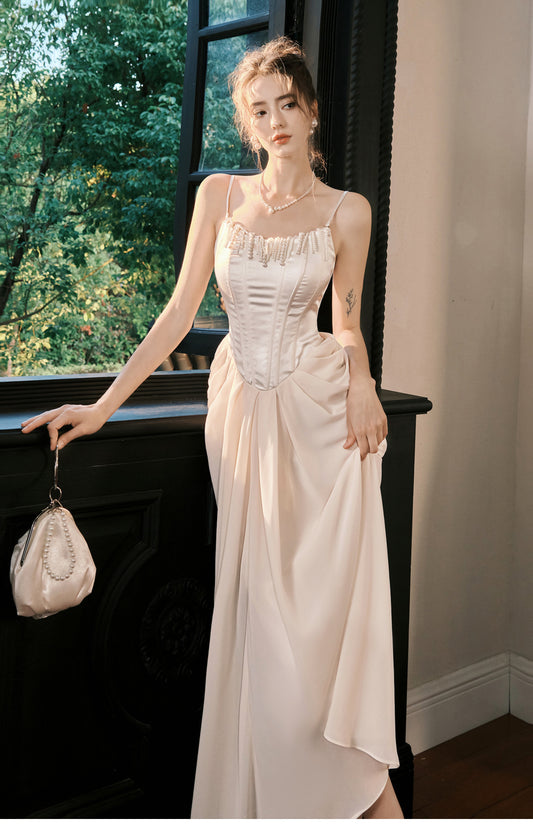 Robe de soirée champagne clair avec pendentif en perles françaises, bretelles spaghetti en satin, robe d'anniversaire en mousseline de soie ED02245