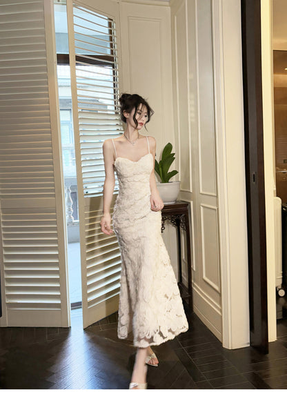 Weißes elegantes Meerjungfrau-Geburtstagspartykleid mit 3D-Blumenstickerei und Spaghettiträgern ED02255