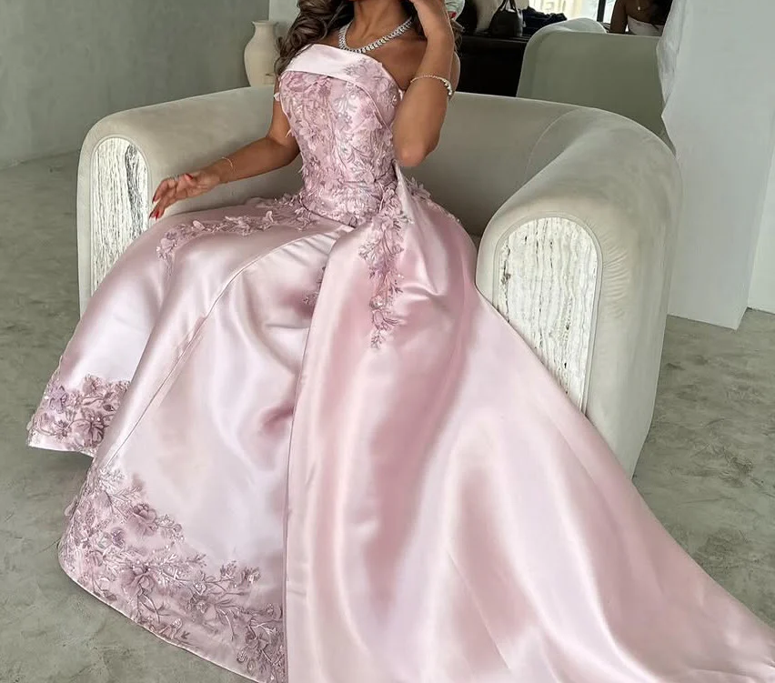 Elegant Pink  A-Line Strapless Satin Prom Dress with Appliques Train Evening Gowns