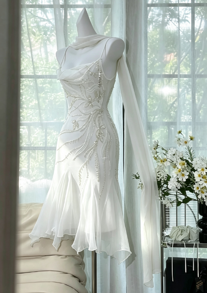 Fairytale Bud Grünes Etuikleid, kurzes Ballkleid, Chiffon, rückenfreies Partykleid mit Perlen ED02275